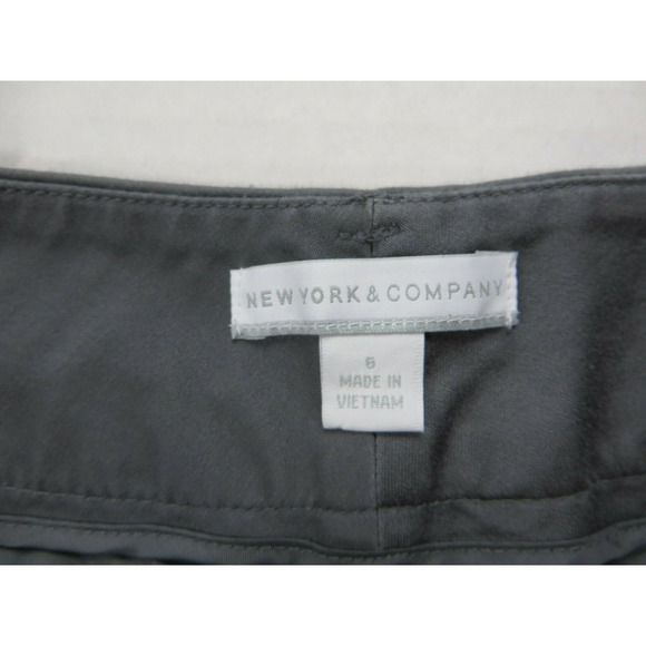 Womans New York Company Gray Shorts Size 6 - Picture 2 of 3